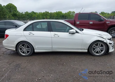 2013 Mercedes-Benz C 300 Luxury 4Matic/Sport 4Matic from USA, damaged, VIN WDDGF8AB3DA820171
